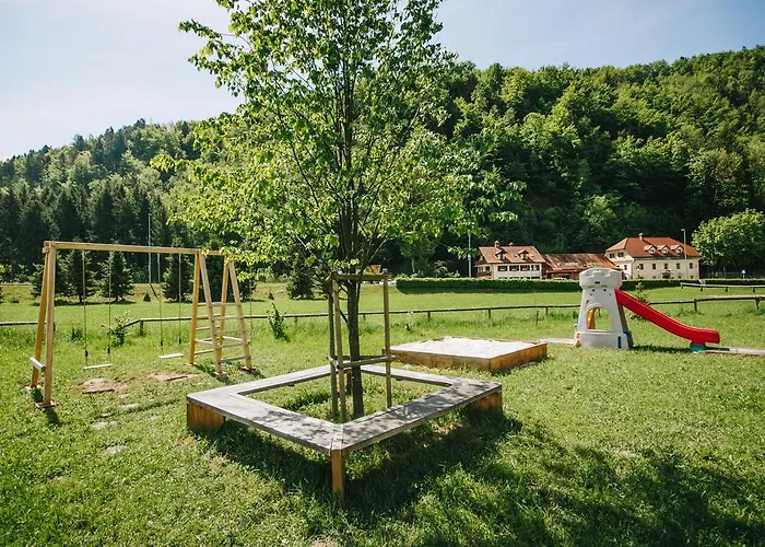 Pocitniska Hiska Pod Skalco